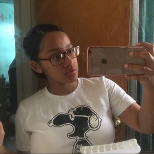 Meet your Posher, Nakia